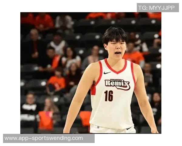 混音主帅杨瀚森在进攻与防守中扮演关键角色影响球队表现 混音主帅杨瀚森在进攻与防守中扮演关键角色影响球队表现